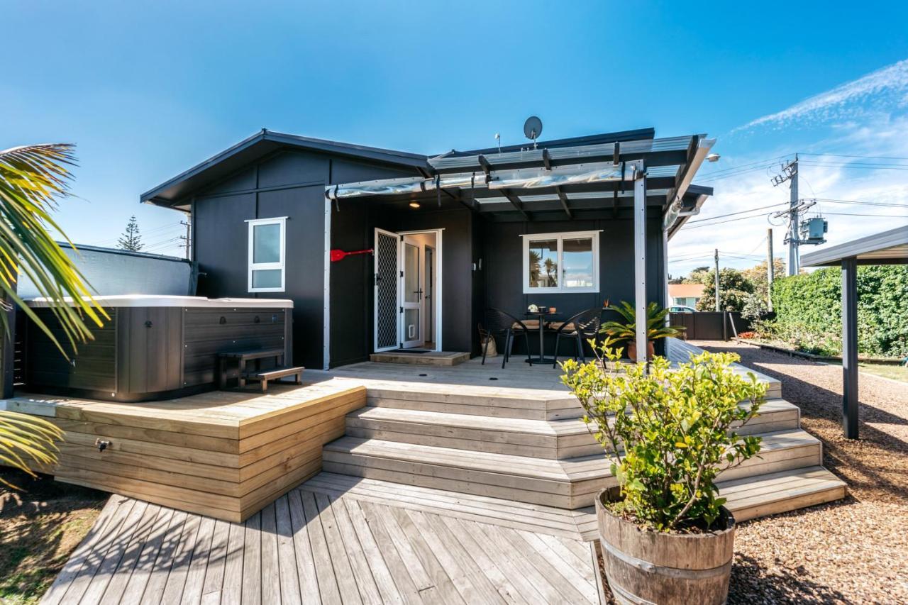 Oneroa Coastal Classic - Coast & Country Exterior photo